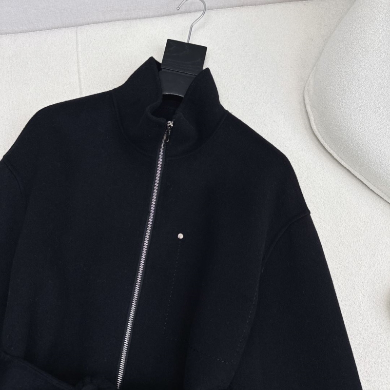 H**me5 outwear